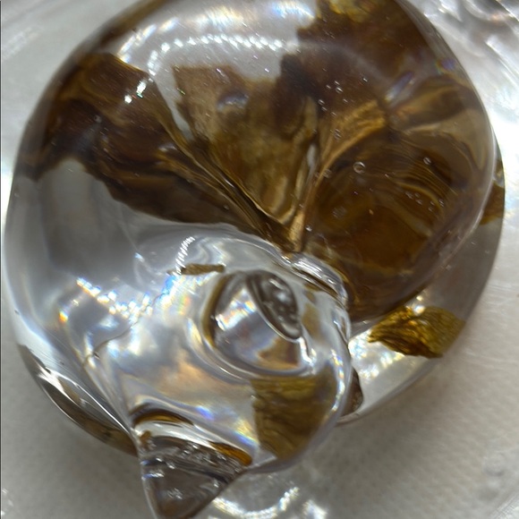 Unique Resin Cat Figurine with Gold Accents - Picture 11 of 15